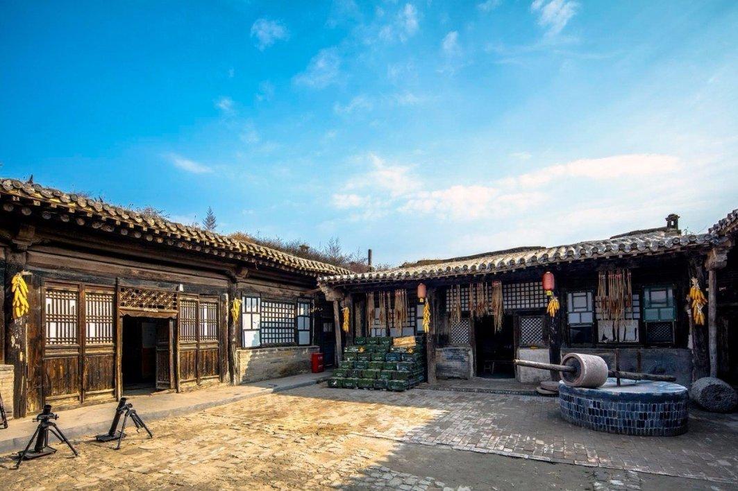 小球进黑洞
